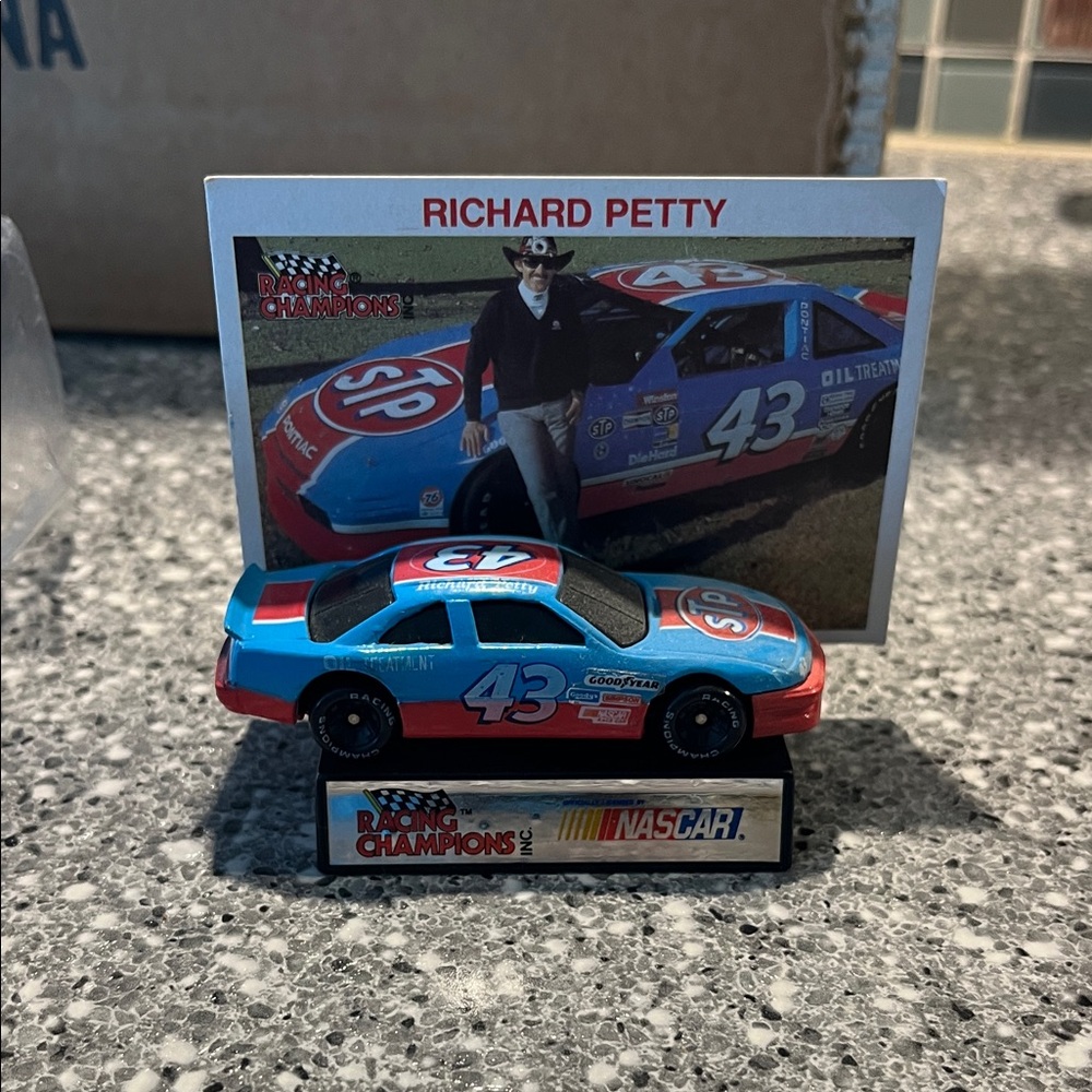 Vintage 1991 NASCAR Die-Cast Toy Car Set - Racing Champions
